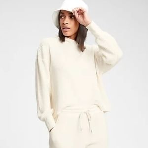 Gap cream hoodie, size M, new with tags